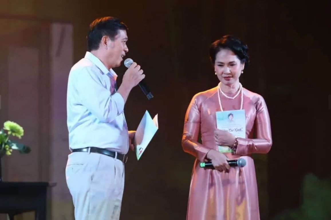 Vợ chồng NSƯT Đỗ Kỷ - NSND Lan Hương đọc thư của Xuân Quỳnh - Lưu Quang Vũ. 
