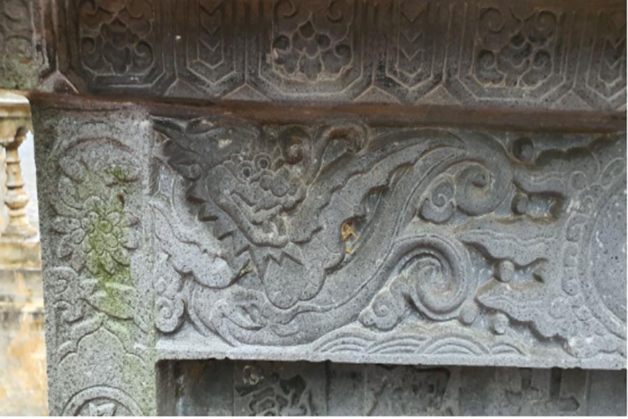 Ca hoa rong tren tran bia Nguyen Gia Tu chi bi ky Tu duong gia toc Nguyen Tho min - Cá hóa rồng trong chạm khắc ở một số từ đường, từ chỉ thời Lê Trung Hưng
