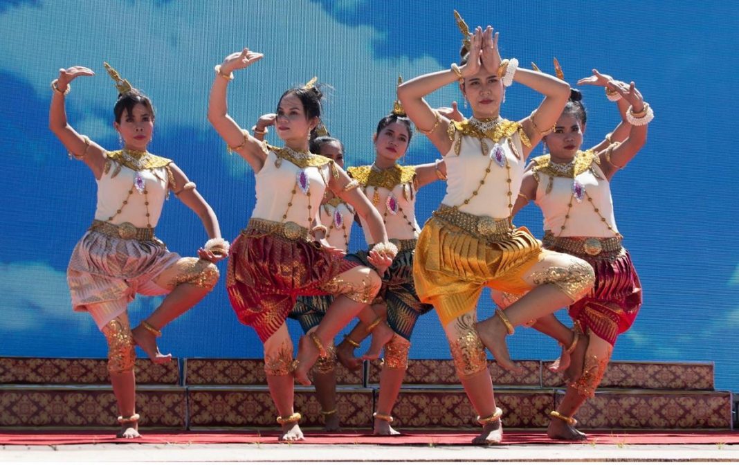 Điệu múa gắn kết cộng đồng người Khmer - VSD Văn Hóa Đời Sống - vansudia.net Điệu múa gắn kết cộng đồng người Khmer