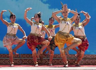 Điệu múa gắn kết cộng đồng người Khmer Điệu múa gắn kết cộng đồng người Khmer