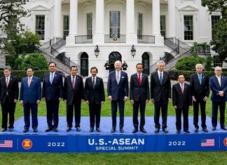 Đông Nam Á bận rộn với loạt hội nghị thượng đỉnh trong một tháng Đông Nam Á bận rộn với loạt hội nghị thượng đỉnh trong một tháng