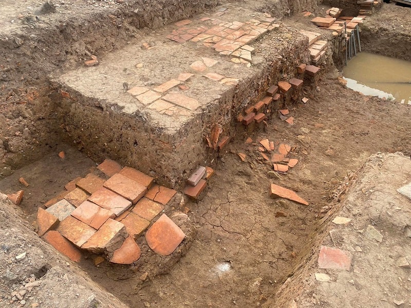 Kết quả khai quật đã phản ánh nhiều bí ẩn cần giải mã dưới lòng đất khu vực Trung tâm Hoàng thành Thăng Long. 