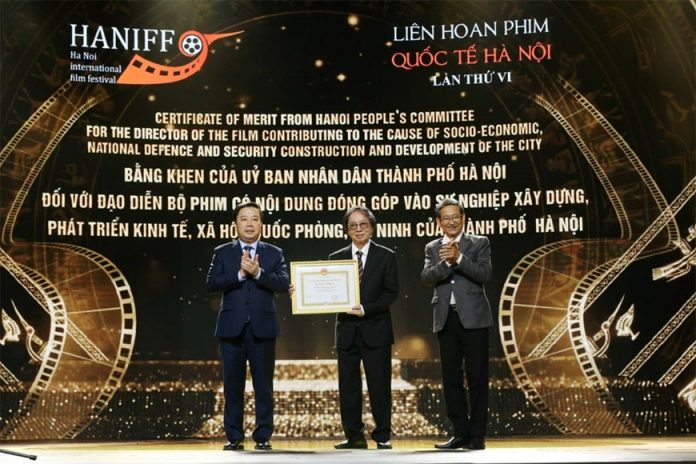 Liên hoan phim Quốc tế Hà Nội lần thứ VI : Trao 12 giải thưởng cho các bộ phim, diễn viên, đạo diễn xuất sắc Liên hoan phim Quốc tế Hà Nội lần thứ VI : Trao 12 giải thưởng cho các bộ phim, diễn viên, đạo diễn xuất sắc