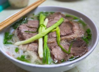 Món phở Việt Nam được đài truyền hình Hàn Quốc gọi là món ăn đường phố ngon nhất Món phở Việt Nam được đài truyền hình Hàn Quốc gọi là món ăn đường phố ngon nhất