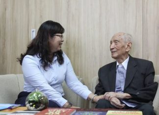 Nhà nghiên cứu Nguyễn Đình Đầu ký hợp đồng tác quyền trọn đời với NXB Trẻ