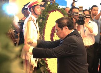 Thủ tướng Phạm Minh Chính dâng hương viếng cố Thủ tướng Võ Văn Kiệt