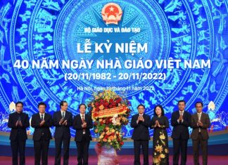 Thủ tướng Phạm Minh Chính: 'Thầy, cô như người cha, người mẹ thứ hai của học sinh'