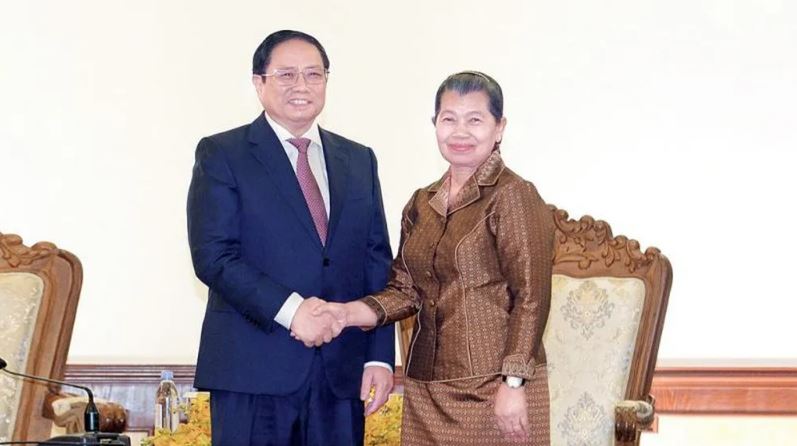 Việt Nam và Campuchia ra Tuyên bố chung tăng cường hợp tác kinh tế, quốc phòng và an ninh Việt Nam và Campuchia ra Tuyên bố chung tăng cường hợp tác kinh tế, quốc phòng và an ninh