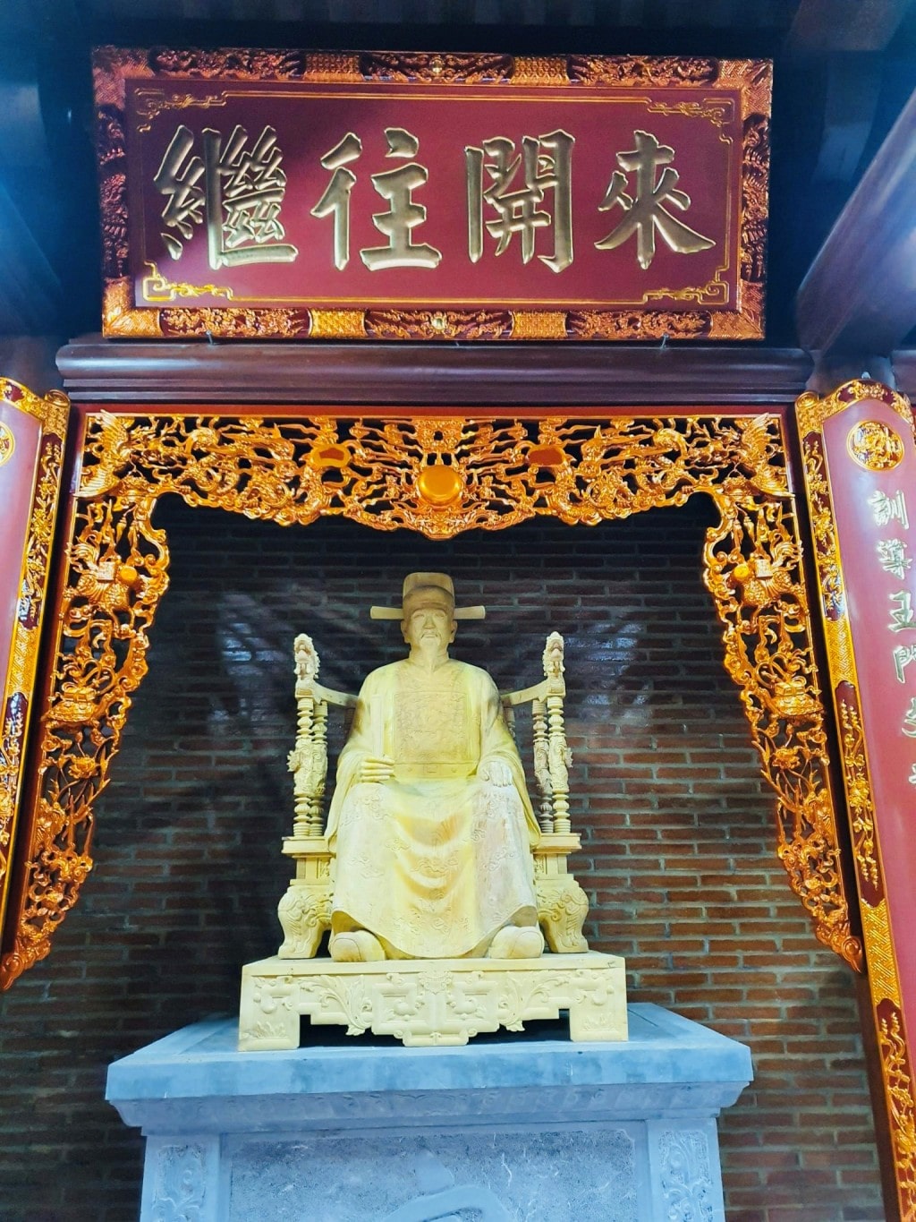 Tuong Tien si Nguyen Y tai Van Tu Thuong Phuc huyen Thuong Tin min - Danh nhân Nguyễn Ý - vị tiến sỹ đầu tiên được khắc tên trên bia đá Văn miếu Huế