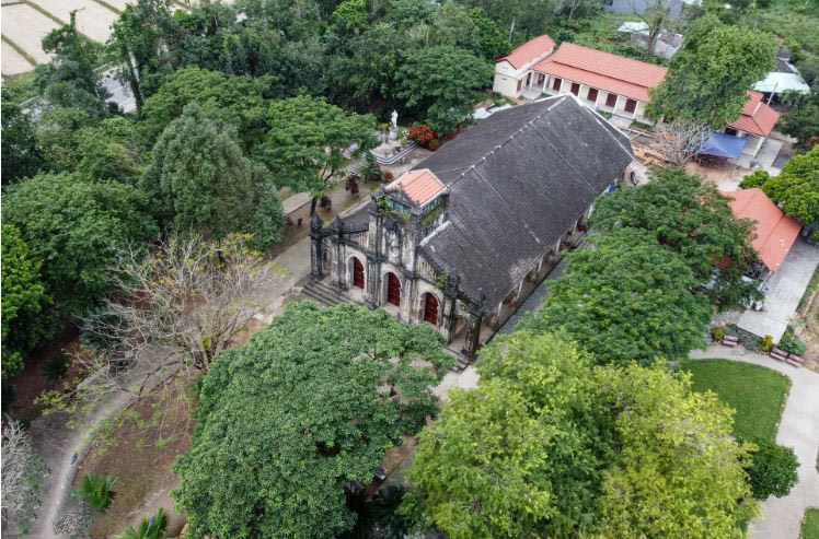 Nét đẹp cổ kính hiếm có của nhà thờ cổ gần 120 năm tuổi tại Đà Nẵng Nét đẹp cổ kính hiếm có của nhà thờ cổ gần 120 năm tuổi tại Đà Nẵng