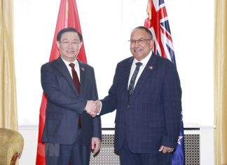 Chủ tịch Quốc hội Vương Đình Huệ gặp Chủ tịch Quốc hội New Zealand