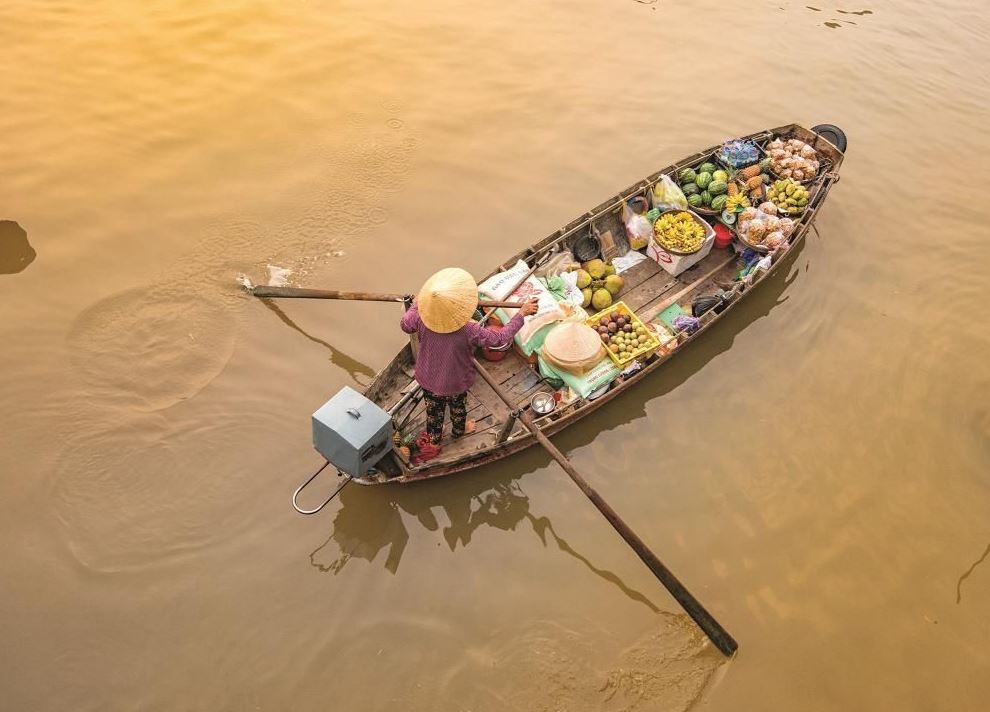 Chợ nổi cùng đời sống của những ghe thương hồ hào sảng từ lâu đã trở thành nét đặc trưng của miền Tây mênh mông sông nước.