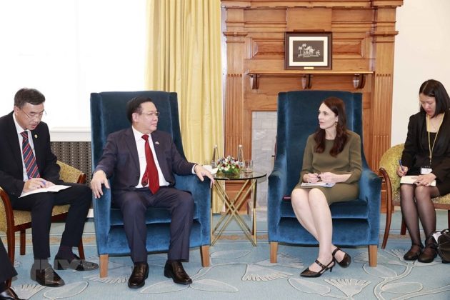 Chủ tịch Quốc hội Vương Đình Huệ hội kiến Thủ tướng New Zealand Jacinda Ardern. (Ảnh: Doãn Tấn/TTXVN)