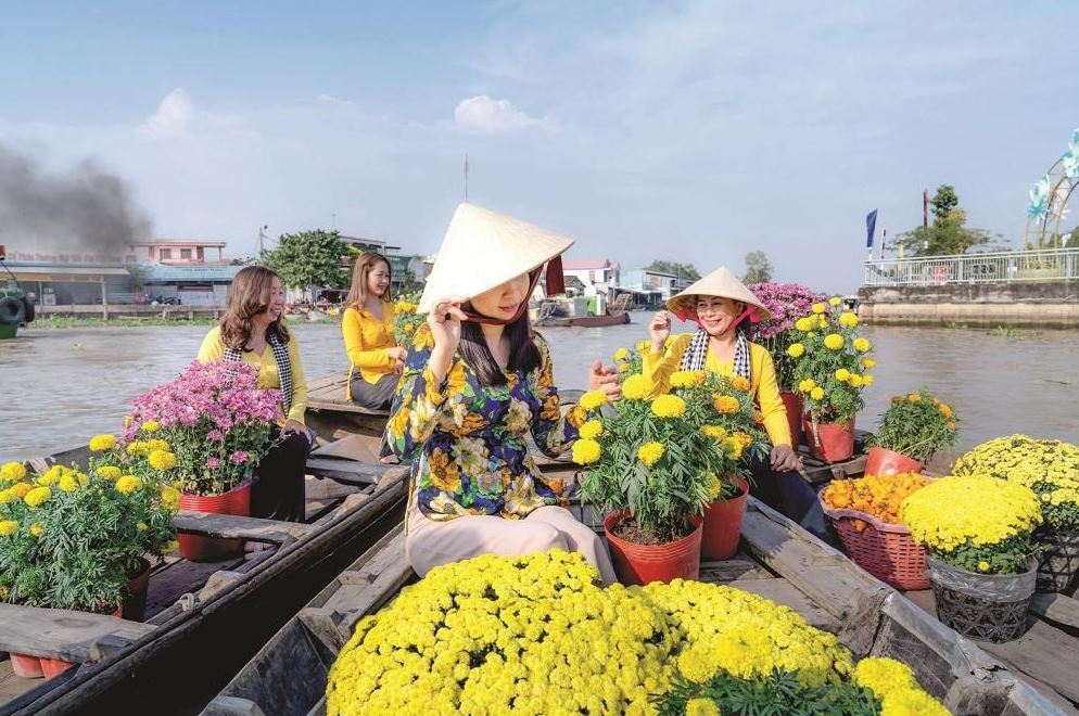 Để chợ nổi có thể duy trì được sức hấp dẫn về văn hóa và giữ được vai trò kinh tế, cần thiết nhìn nhận được những đặc điểm - tức là các giá trị “bản địa” của nó.