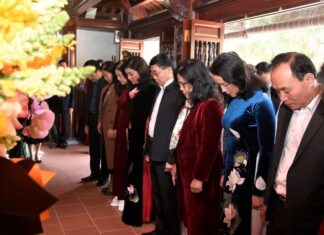Nghệ An kỷ niệm 155 năm ngày sinh chí sĩ Phan Bội Châu Nghệ An kỷ niệm 155 năm ngày sinh chí sĩ Phan Bội Châu