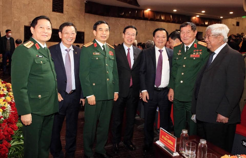 Các đồng chí lãnh đạo Đảng, Nhà nước, TP Hà Nội cùng các đại biểu tại lễ kỷ niệm.