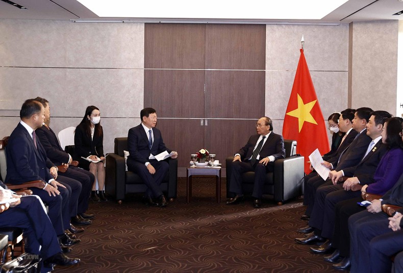 Chủ tịch nước Nguyễn Xuân Phúc tiếp ông Shin Dong Bin, Chủ tịch Tập đoàn Lotte.