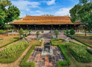 Không gian trưng bày di sản về Vua Hàm Nghi, cuộc đời và nghệ thuật Không gian trưng bày di sản về Vua Hàm Nghi, cuộc đời và nghệ thuật