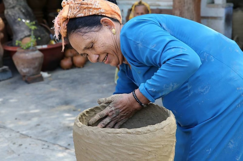 Nghệ thuật làm Gốm của người Chăm được UNESCO ghi danh vào Danh sách Di sản văn hóa phi vật thể cần được bảo vệ khẩn cấp