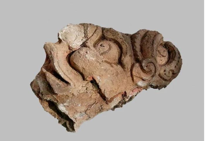 Nhieu chiec mat na tuong trung cho cac vi than min - "Bộ sưu tập đặc biệt" gồm mặt nạ Maya bằng vữa, đá 1.300 năm tuổi ở Mexico được khai quật
