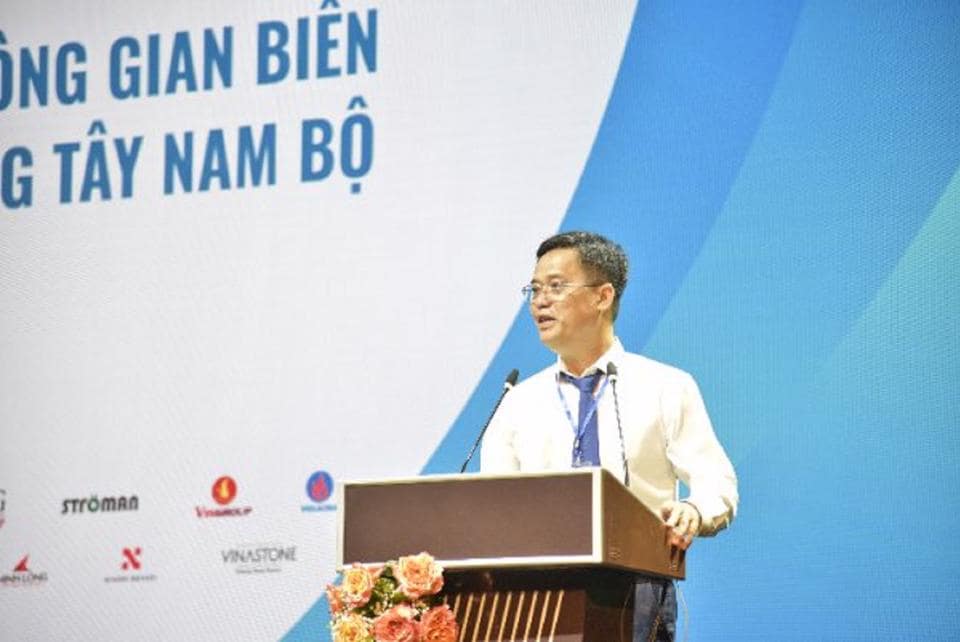 Ông Lê Quốc Anh, Phó Chủ tịch UBND tỉnh Kiên Giang phát biểu tại hội thảo