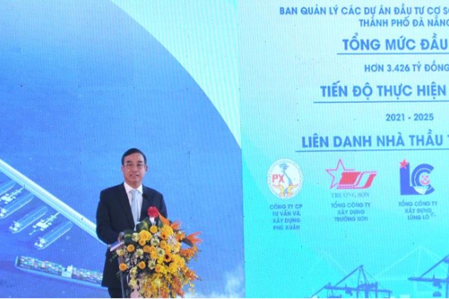 Ông Lê Trung Chinh – Chủ tịch UBND thành phố Đà Nẵng: Cảng Liên Chiểu sẽ tăng cường kết nối vùng và liên vùng, góp phần phát triển bền vững kinh tế - xã hội vùng Bắc Trung Bộ và duyên hải Trung Bộ đến năm 2030, tầm nhìn đến năm 2045.