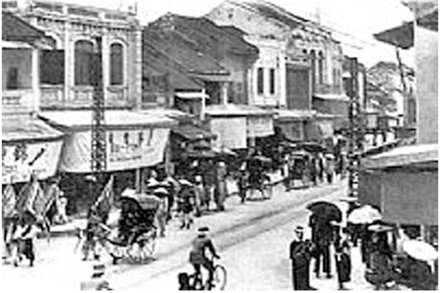 Phố Hàng Đào, Hà Nội năm 1906.