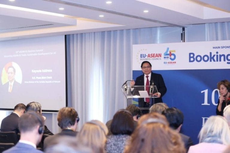 Tại Hội nghị thượng đỉnh kinh doanh ASEAN – EU, Thủ tướng Chính phủ kêu gọi các nước EU tiếp tục đầu tư vào Việt Nam.