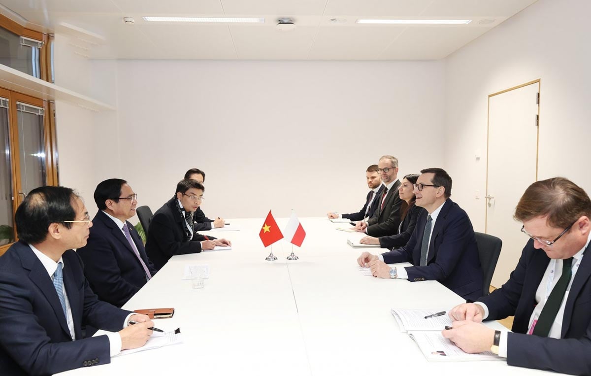 Thủ tướng Phạm Minh Chính gặp Thủ tướng Ba Lan Mateusz Morawiecki