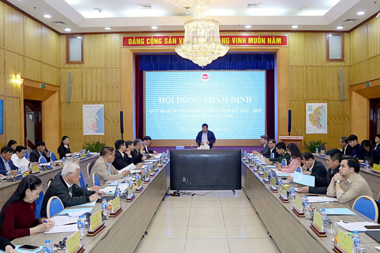 Toàn cảnh phiên họp. 