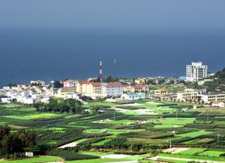 Huyện đảo Lý Sơn - phát triển toàn diện sau 30 năm thành lập