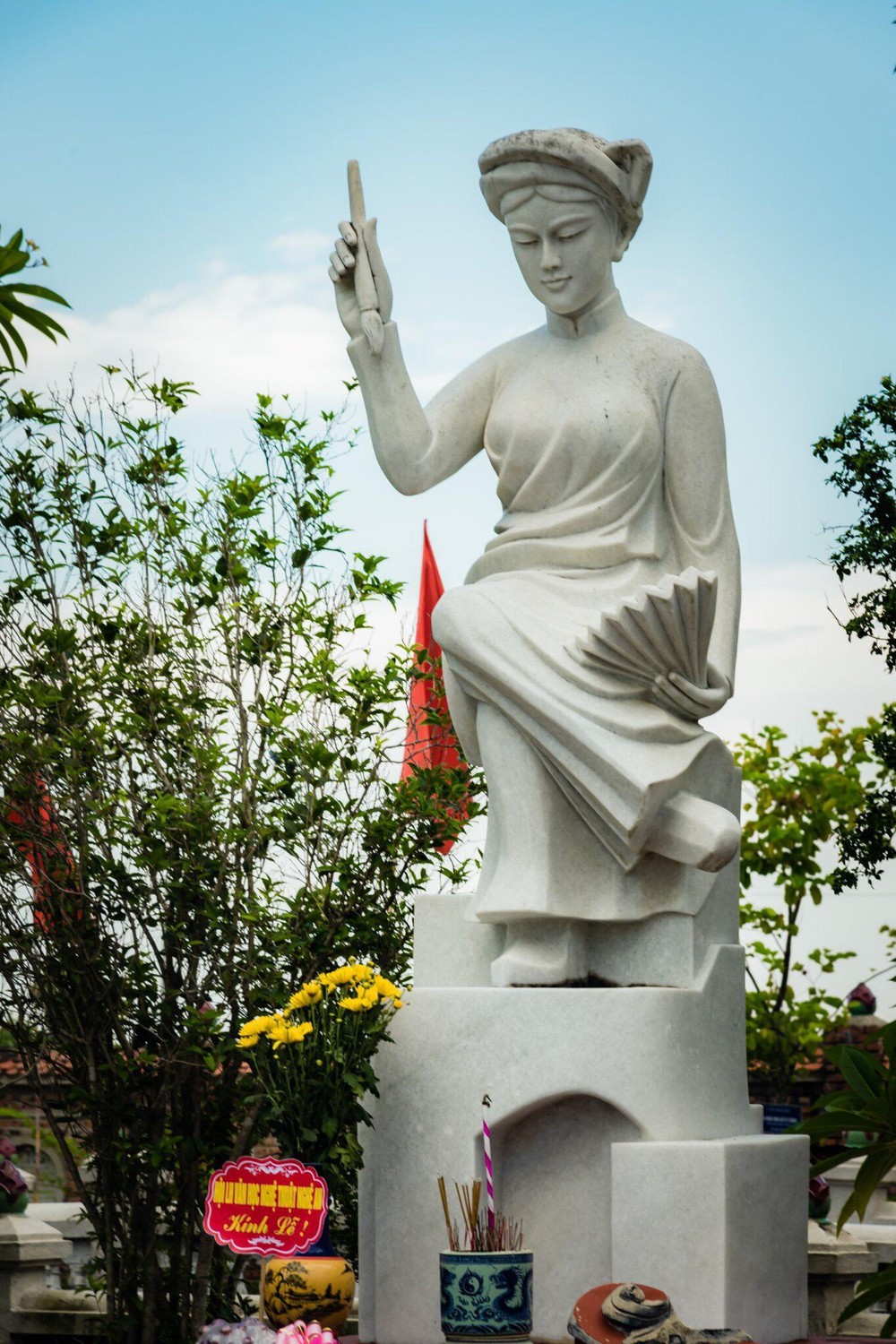 Tuong nu si Ho Xuan Huong tai lang Quynh - Ngôi làng địa linh nhân kiệt - quê hương Bà Chúa thơ Nôm Hồ Xuân Hương
