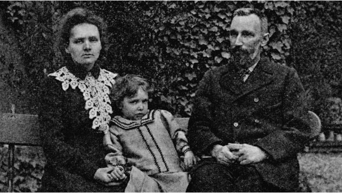 ba gap Pierre Curie nguoi khong chi tro thanh chong ma con la doi tac nghien cuu cua ba min - Tại sao giải Nobel của Marie Curie lại có ý nghĩa vô cùng to lớn đối với khoa học hiện đại?
