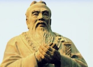 1. Khổng Tử: ông là một nhà tư tưởng Trung Quốc và là nhà triết học xã hội mà giáo lý của ông đã ảnh hưởng đến cuộc sống Trung Quốc, Hàn Quốc, Nhật Bản, Việt Nam và vượt xa đến cả châu u và phần còn lại của thế giới. Những giáo lý của ông đã phát triển thành một hệ thống triết học được gọi là Khổng giáo.