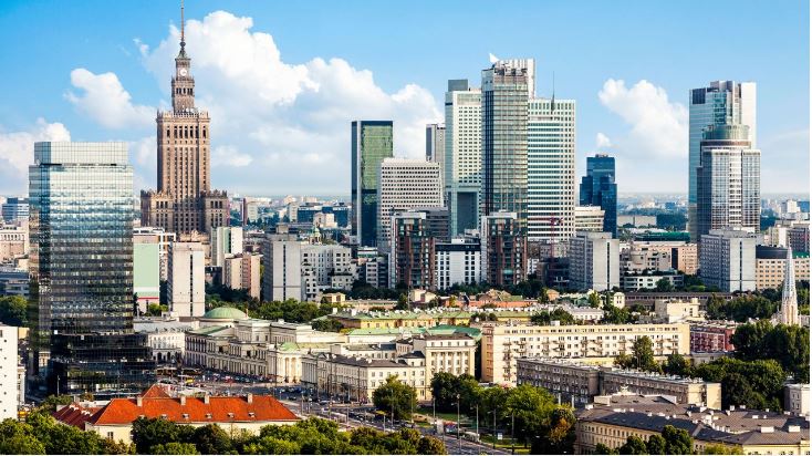 Ở Warsaw, thủ đô của Ba Lan, thời tiết như một ngày hè.