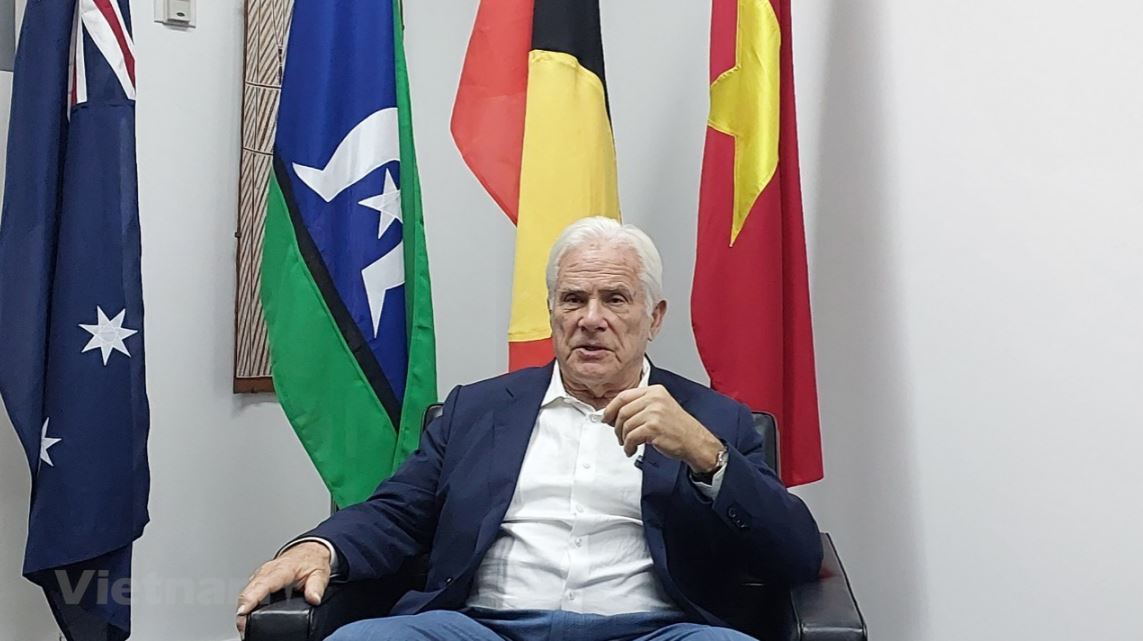 2 min 8 - Cựu Đại sứ Australia: Việt Nam đã thay đổi ngoạn mục sau 40 năm