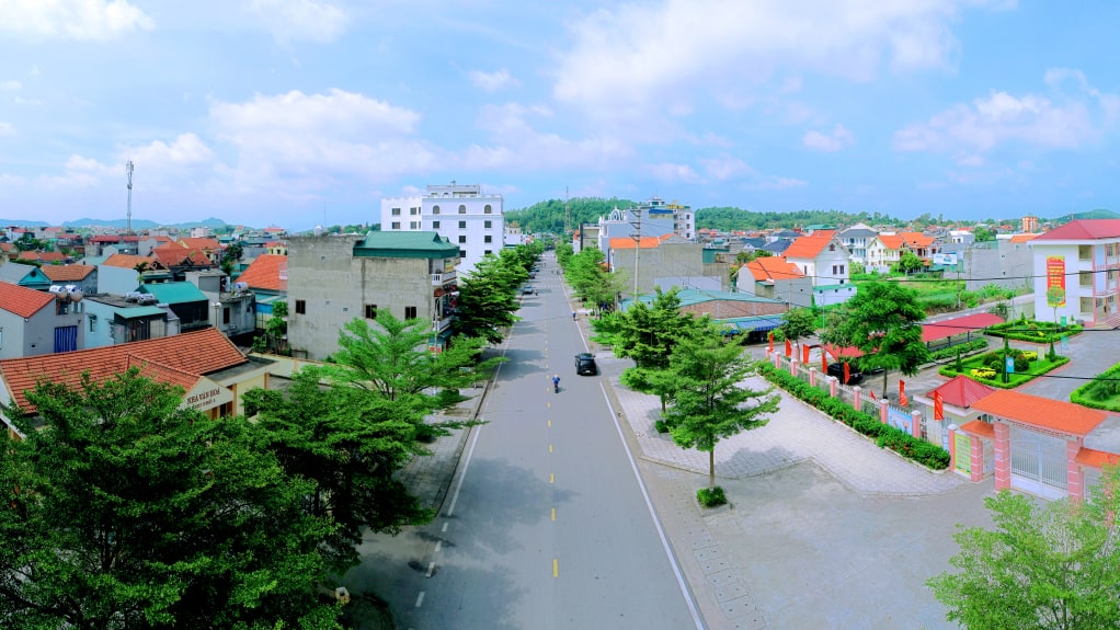 Phố Sư Tuệ, phường Đông Triều (TX Đông Triều) được đầu tư khang trang, hiện đại.
