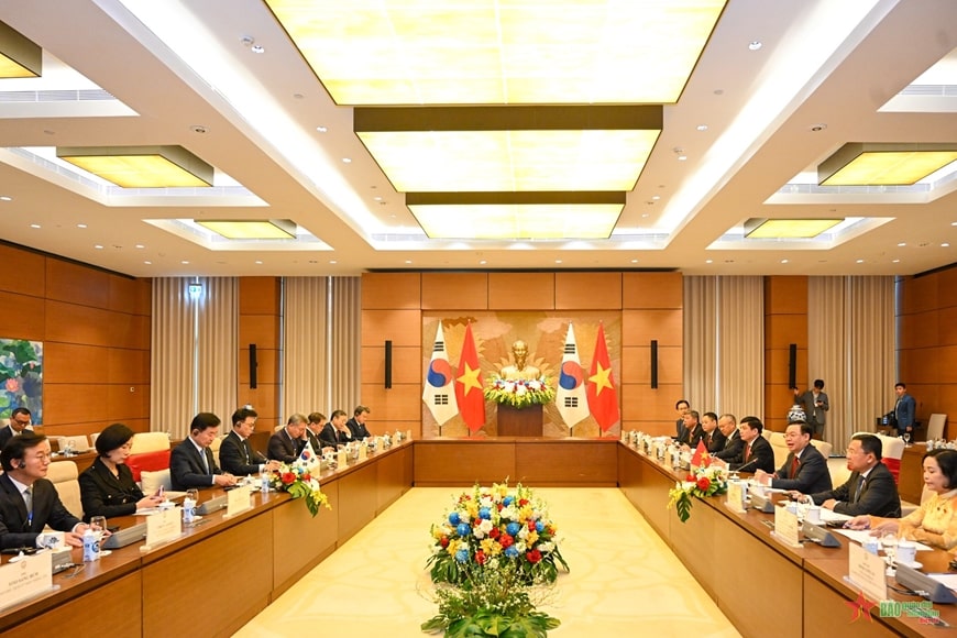 4 min 22 - Chủ tịch Quốc hội Vương Đình Huệ đón, hội đàm với Chủ tịch Quốc hội Hàn Quốc Kim Jin Pyo