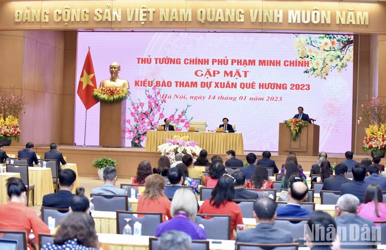 6 - Đưa Việt Nam đến gần hơn với thế giới và mang thế giới đến gần hơn với Việt Nam