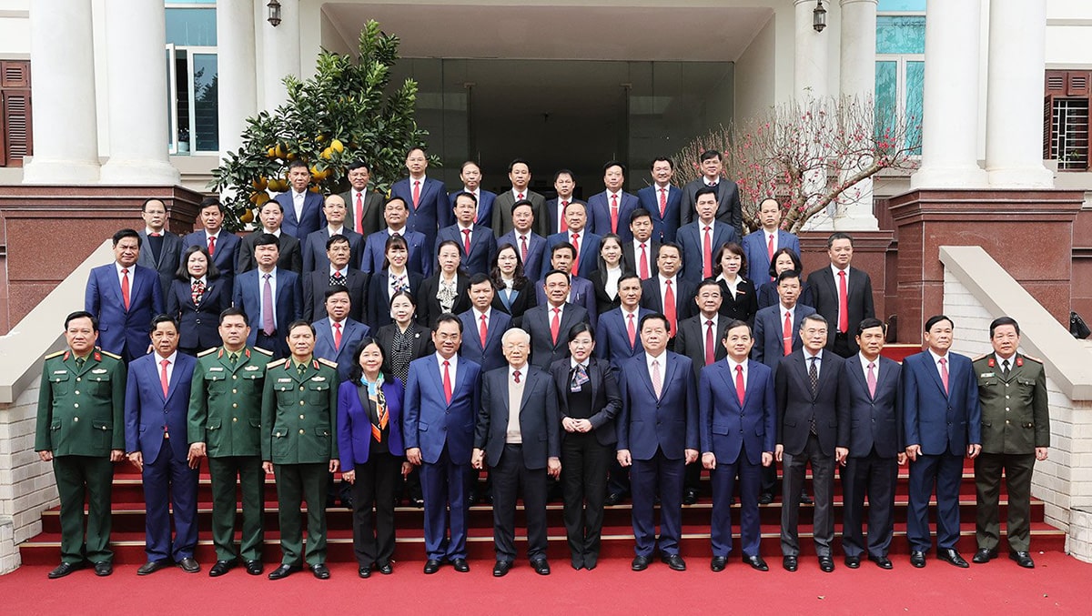 Tổng Bí thư Nguyễn Phú Trọng với Ban Thường vụ và lãnh đạo tỉnh Thái Nguyên. Ảnh: Trí Dũng