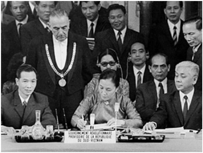 Ba Nguyen Thi Binh thay mat Chinh phu min 800x603 - Hiệp định Paris 1973: Thắng lợi của dân tộc Việt Nam