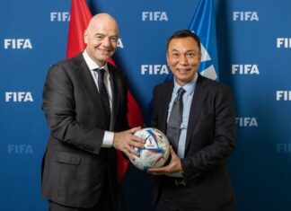 Chủ tịch FIFA dự khán trận Thái Lan – Việt Nam Chủ tịch FIFA Gianni Infantino (trái) và Chủ tịch VFF Trần Quốc Tuấn.