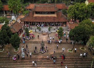 Lễ hội chùa Hương diễn ra từ mùng 2 Tết Nguyên đán