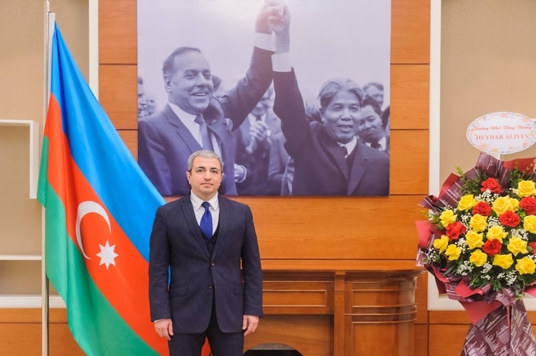 Dai su Azerbaijan tai Viet Nam Shovgi Kamal Oglu Mehdizade min - 'Tôi rất ấn tượng với những thành tựu mới nhất của Việt Nam'