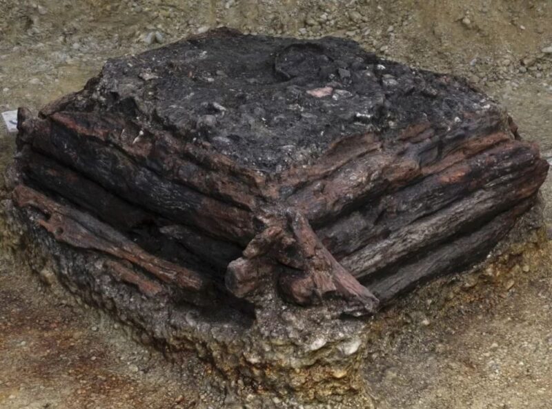 Gieng go nay co nien dai hon 5000 nam min 800x593 - Tìm thấy giếng gỗ 3.000 năm chứa nhiều “kho báu”