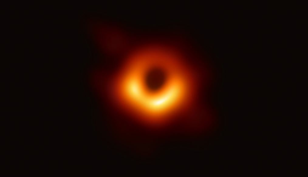 Hình ảnh hố đen đầu tiên được công bố. 