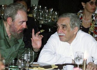 Marquez và lãnh tụ Cuba Fidel Castro năm 2000