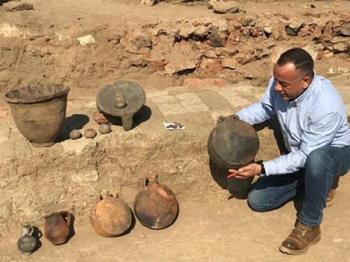 Mostafa Waziri min - Tìm thấy thành phố La Mã 1.800 năm tuổi ở Ai Cập