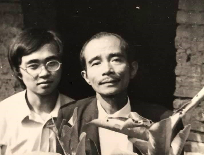 Nghệ sĩ nhân dân Đặng Thái Sơn và cha, nhà thơ, họa sĩ Đặng Đình Hưng.