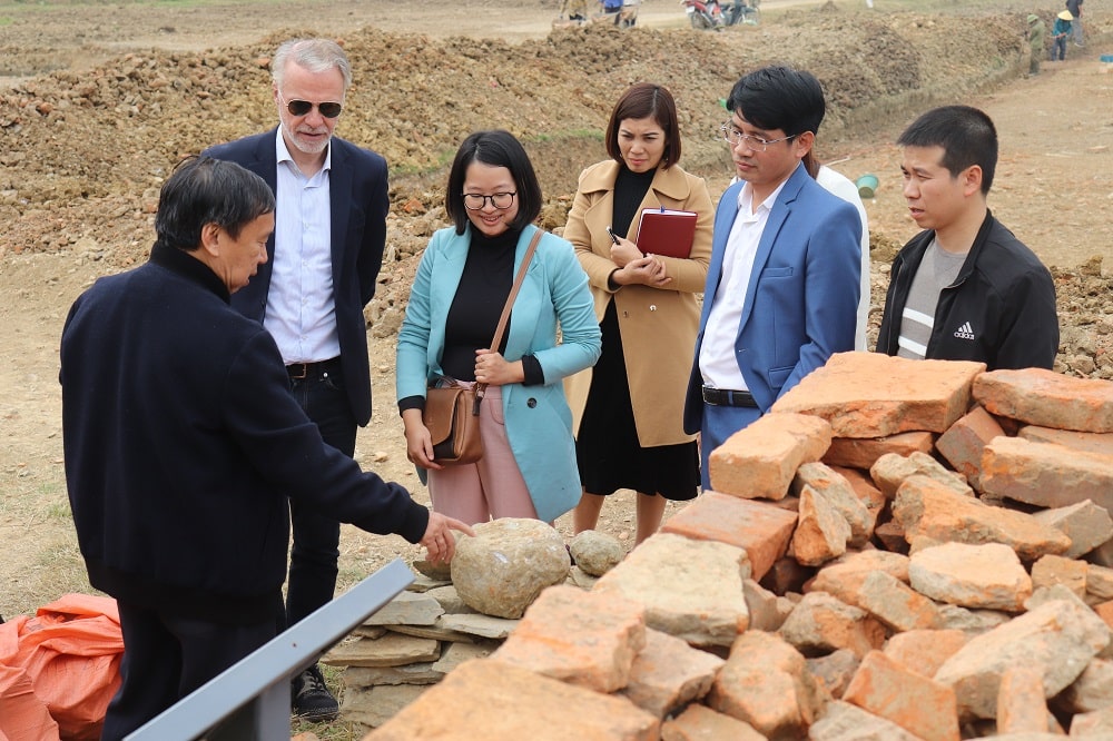 Ong Christian Manhart mong muon min - Trưởng đại diện UNESCO bất ngờ trước công trường khai quật tại thành nhà Hồ